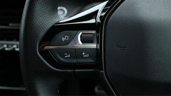 Peugeot E-2008 GT