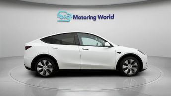Tesla Model Y LONG RANGE AWD