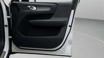 Volvo XC40 D4 R-DESIGN PRO AWD