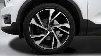 Volvo XC40 D4 R-DESIGN PRO AWD