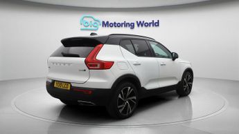 Volvo XC40 D4 R-DESIGN PRO AWD