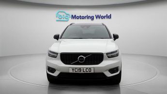 Volvo XC40 D4 R-DESIGN PRO AWD