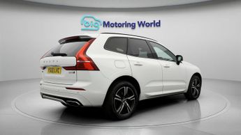 Volvo XC60 B5 R-DESIGN AWD