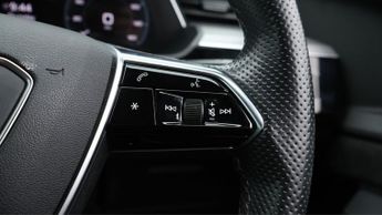 Audi e-tron QUATTRO BLACK EDITION
