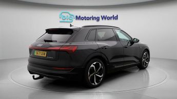 Audi e-tron QUATTRO BLACK EDITION