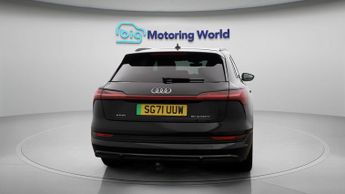 Audi e-tron QUATTRO BLACK EDITION