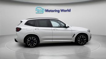 BMW iX3 M SPORT