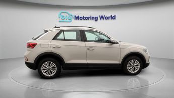 Volkswagen T-Roc LIFE TSI DSG
