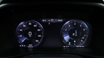 Volvo XC40 B4 R-DESIGN PRO