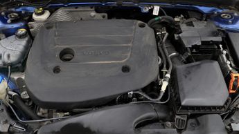 Volvo XC40 B4 R-DESIGN PRO