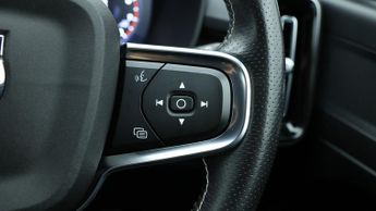 Volvo XC40 B4 R-DESIGN PRO