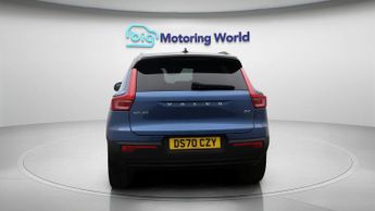 Volvo XC40 B4 R-DESIGN PRO