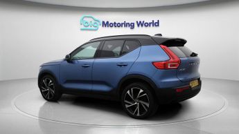 Volvo XC40 B4 R-DESIGN PRO