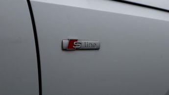 Audi A4 Avant AVANT TFSI S LINE BLACK EDITION