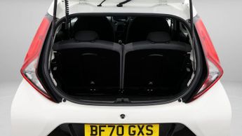 Toyota AYGO VVT-I X-TREND X-SHIFT TSS