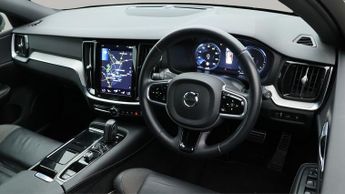 Volvo V60 RECHARGE T6 R-DESIGN AWD