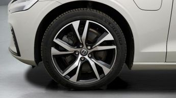Volvo V60 RECHARGE T6 R-DESIGN AWD