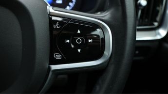 Volvo V60 RECHARGE T6 R-DESIGN AWD