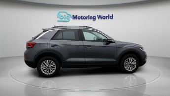Volkswagen T-Roc LIFE TSI DSG
