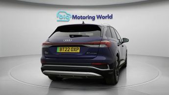 Audi Q4 e-tron S LINE