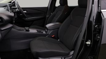 Nissan Qashqai DIG-T ACENTA PREMIUM DCT