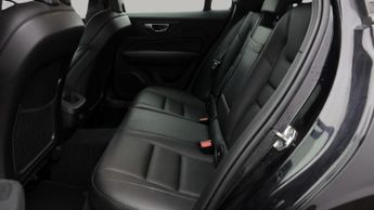 Volvo V60 B3 MOMENTUM