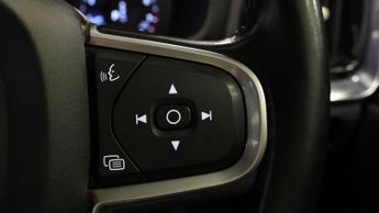Volvo V60 B3 MOMENTUM