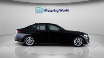 BMW 3 Series 330E SE PRO