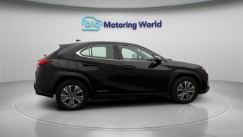 Lexus UX 300E