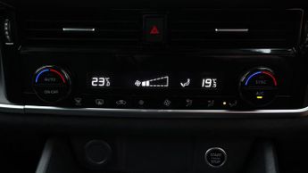 Nissan Qashqai DIG-T ACENTA PREMIUM DCT