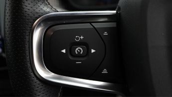 Volvo XC40 P8 R-DESIGN AWD