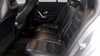 Mercedes-Benz CLA CLA 200 AMG LINE