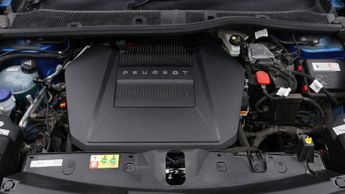 Peugeot E-2008 GT