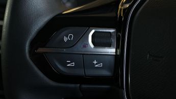 Peugeot E-208 ALLURE PREMIUM