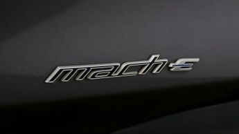 Ford Mustang Mach-E BASE