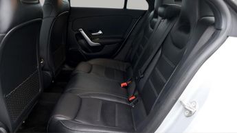 Mercedes-Benz CLA CLA 200 AMG LINE