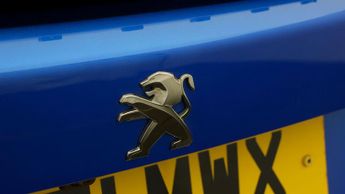 Peugeot E-2008 ALLURE PREMIUM