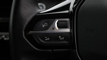 Peugeot E-2008 ALLURE PREMIUM