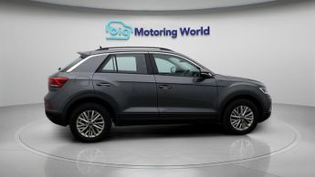 Volkswagen T-Roc LIFE TSI DSG
