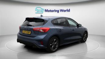 Ford Focus ST-LINE