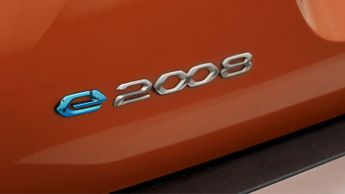 Peugeot E-2008 GT