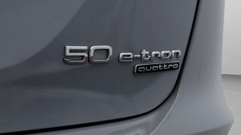 Audi Q4 e-tron SPORTBACK SPORT QUATTRO