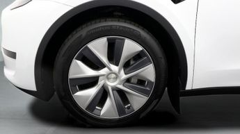 Tesla Model Y BASE