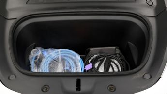 Tesla Model Y BASE