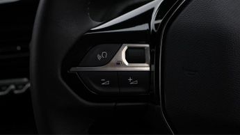 Peugeot E-2008 ALLURE PREMIUM