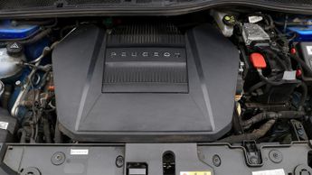 Peugeot E-208 GT PREMIUM