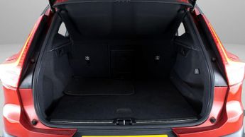 Volvo XC40 RECHARGE T5 R-DESIGN PRO