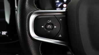 Volvo XC40 RECHARGE T5 R-DESIGN PRO