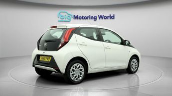 Toyota AYGO VVT-I X-PLAY X-SHIFT
