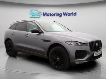 Jaguar F-Pace R-DYNAMIC SE BLACK